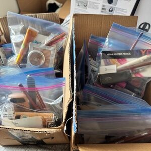 Makeup Mystery box! Full sized, department brands like Covergirl, Maybelline,..)